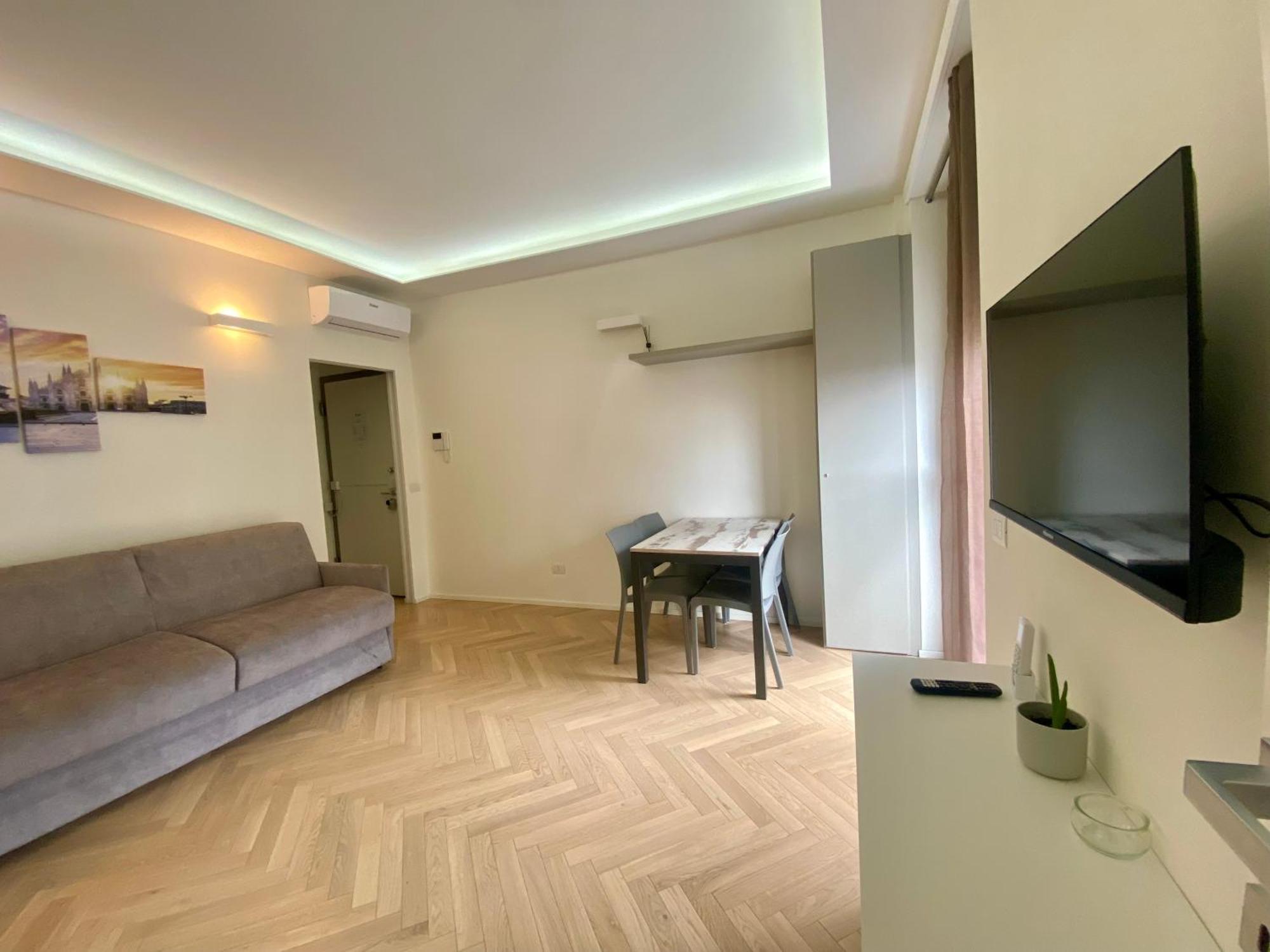 Sky View -Porta Nuova- Appartamento 2 Con Balcone Милан Экстерьер фото